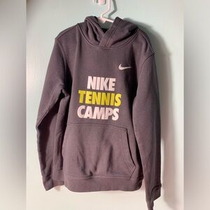 Nike Youth Tennis Camps Club fleece size Medium pullover logo hoodie EUC